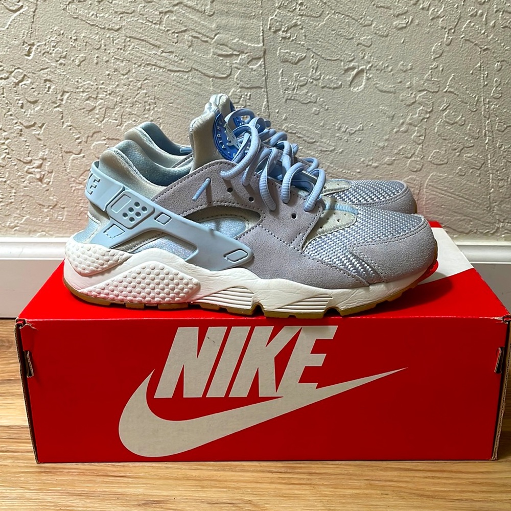 Womens Nike Air Huarache baby blue "Porpoise" size 9